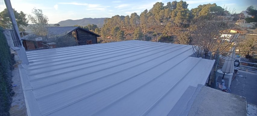 3 grecas blanco pirineo tornillería escondida